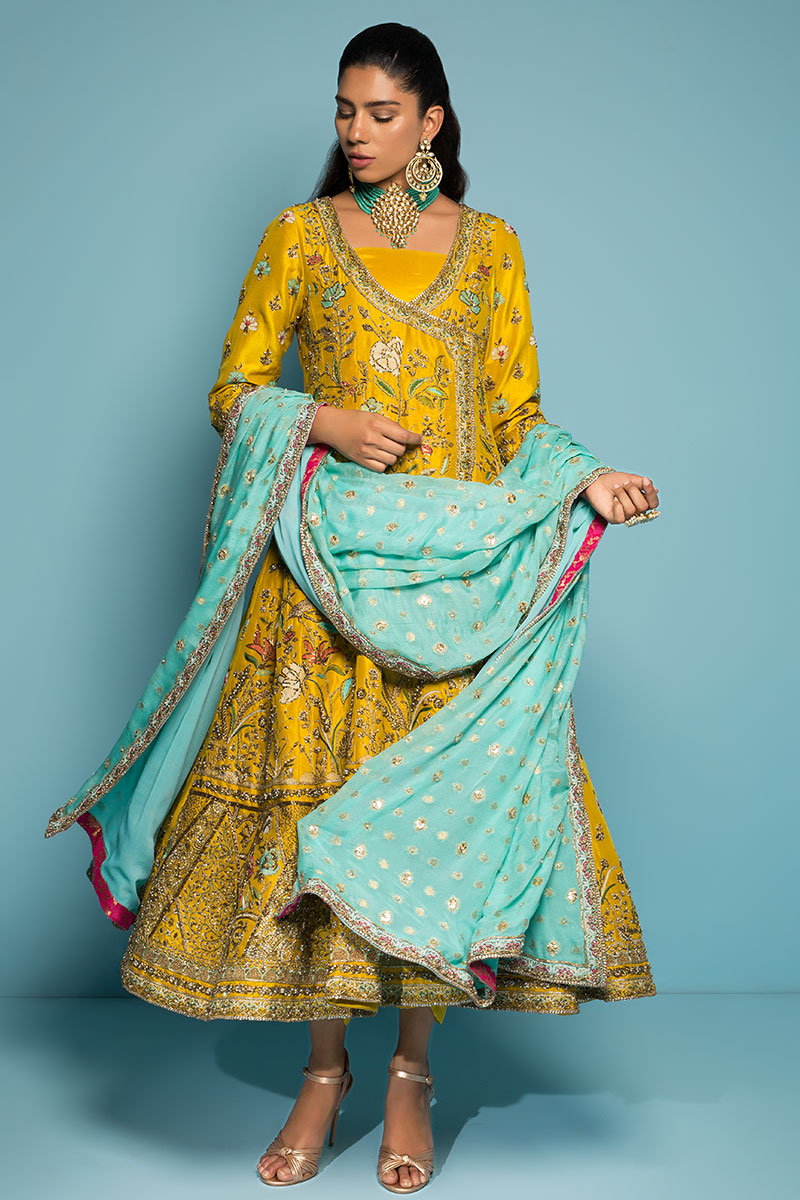 Color Combination Mehendi Outfit