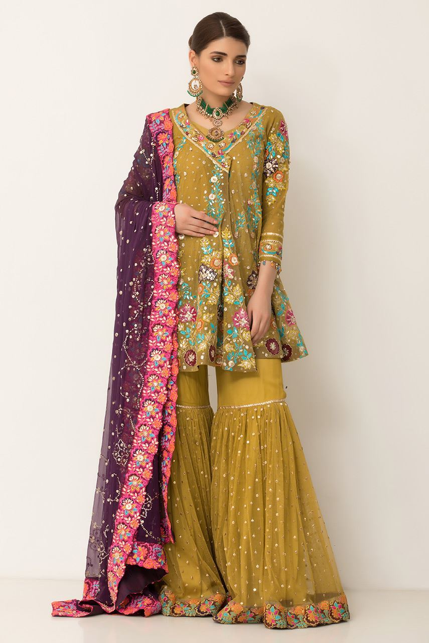 Simple Mehndi Dresses Pakistani