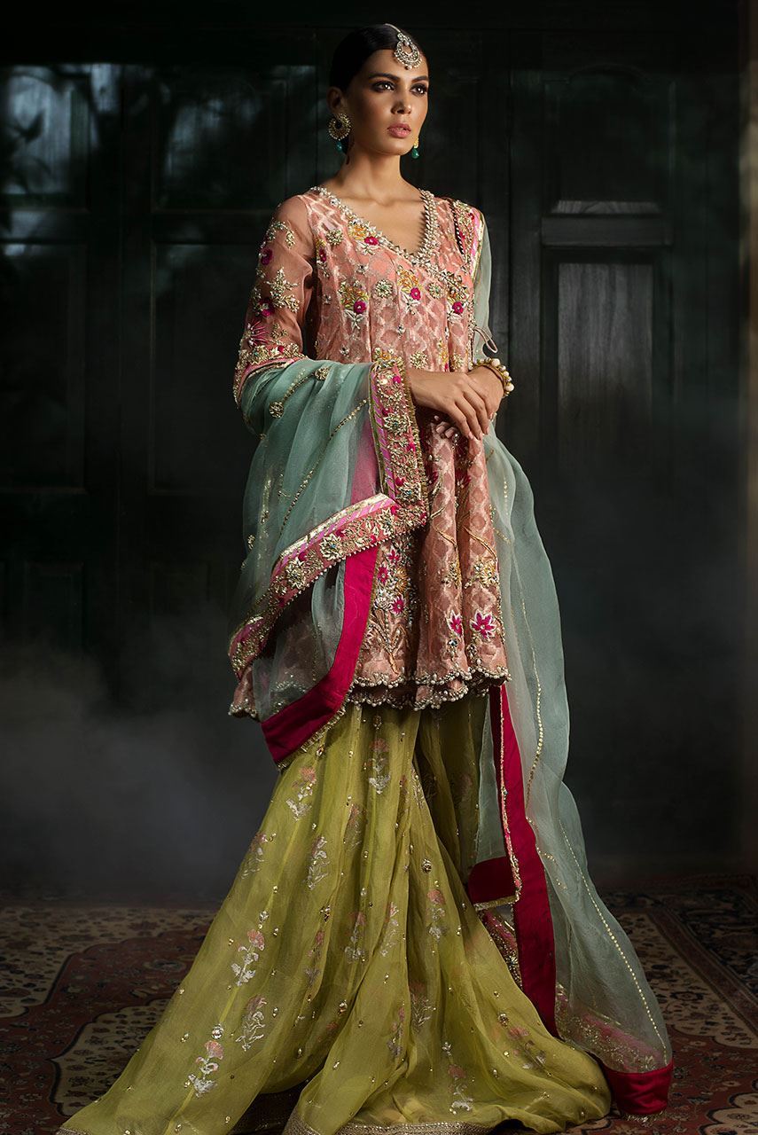 dresses for mehndi function for brides