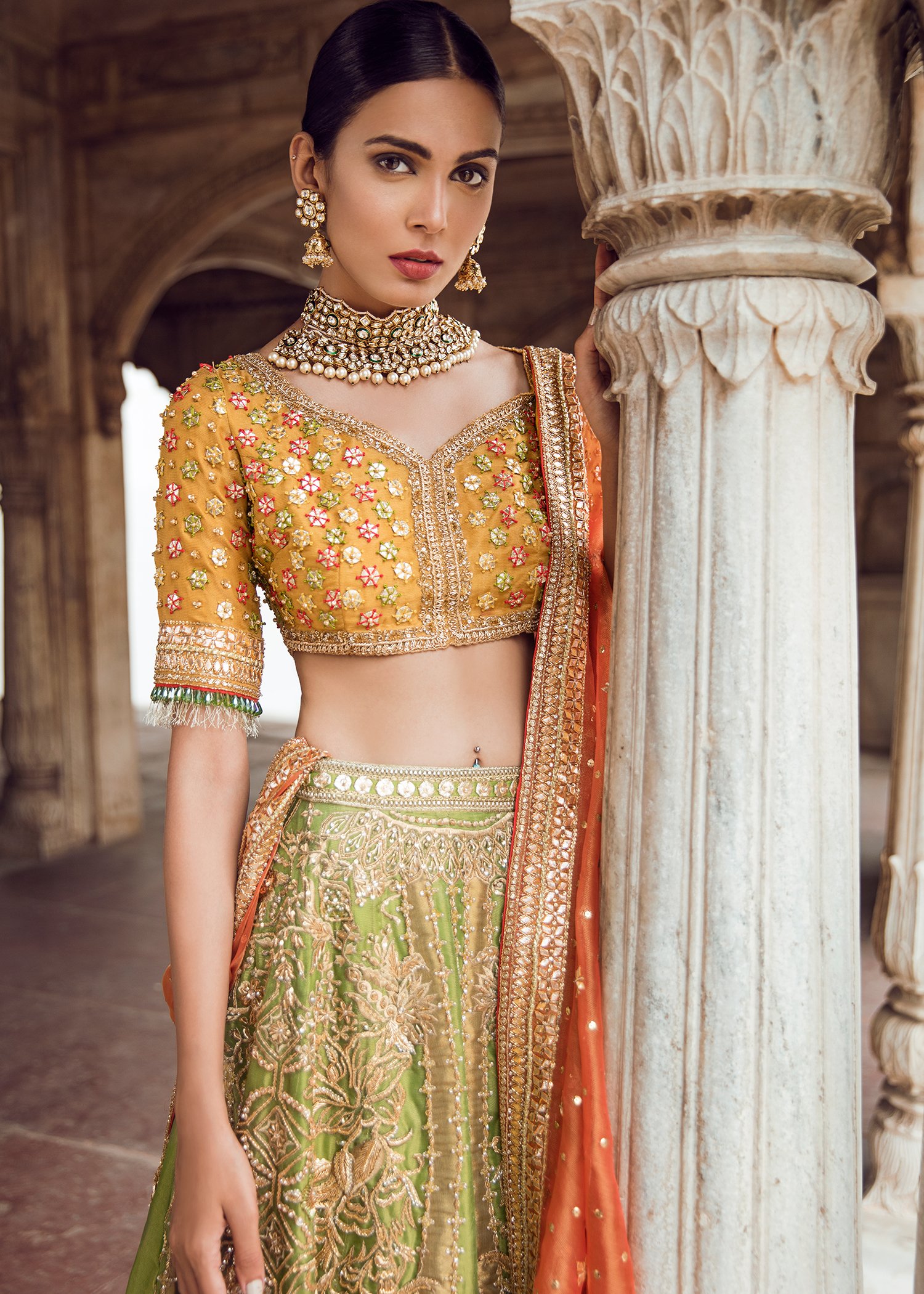 dresses for bride for mehndi function