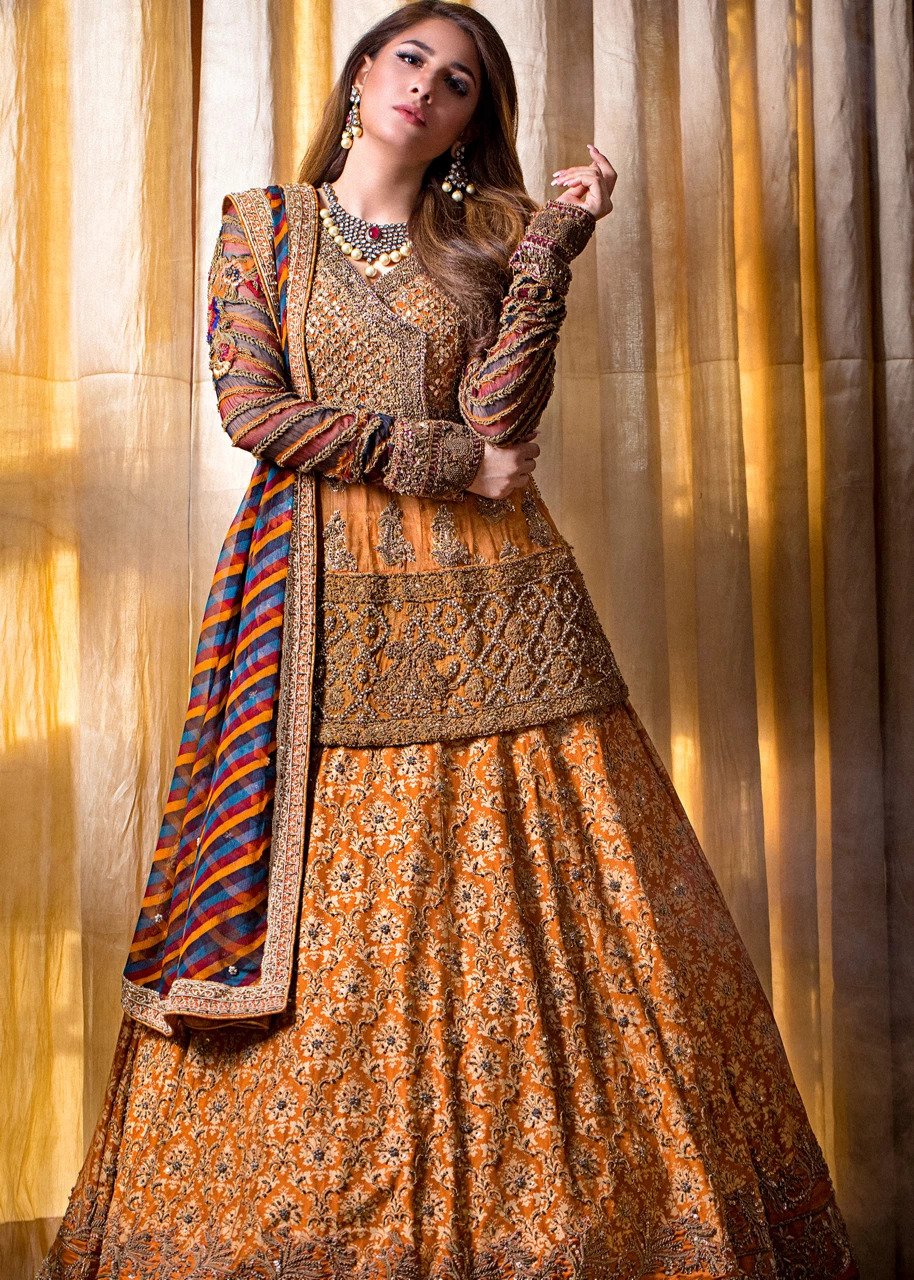 mehndi night dress for bride