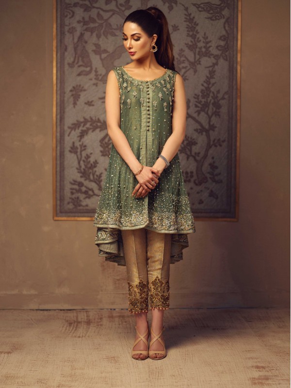 green mehndi outfit by Umsha by Uzma Babar
