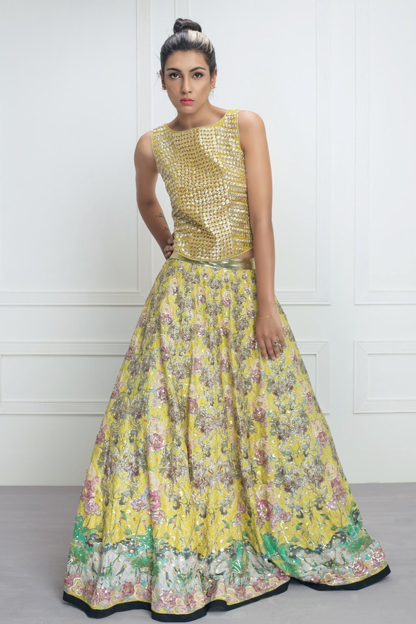 yellow and green mehndi dresses by Saira Shakira