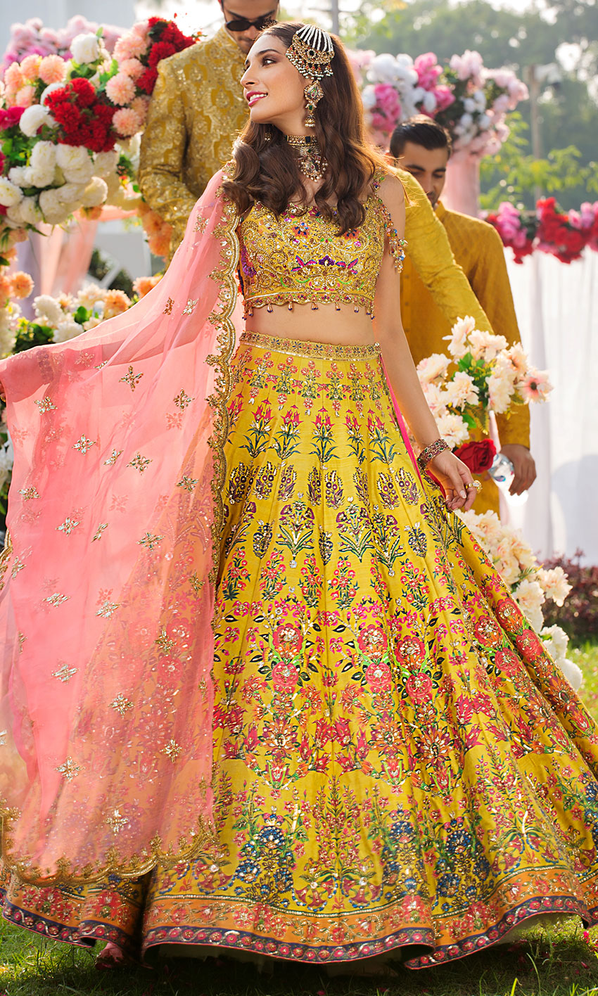 yellow mehendi lehenga