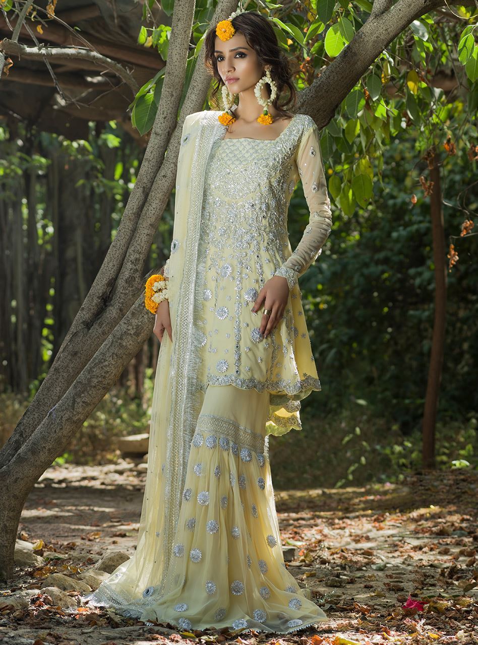 yellow suit for mehndi