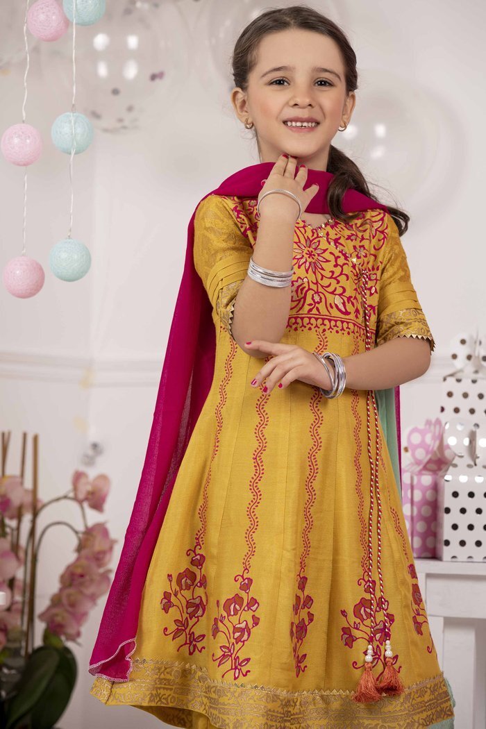 Mehndi dress for baby girl
