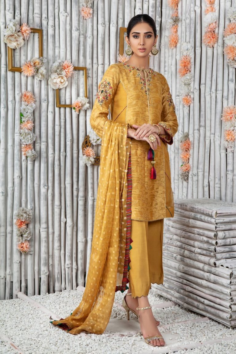 simple mehndi dress for girl