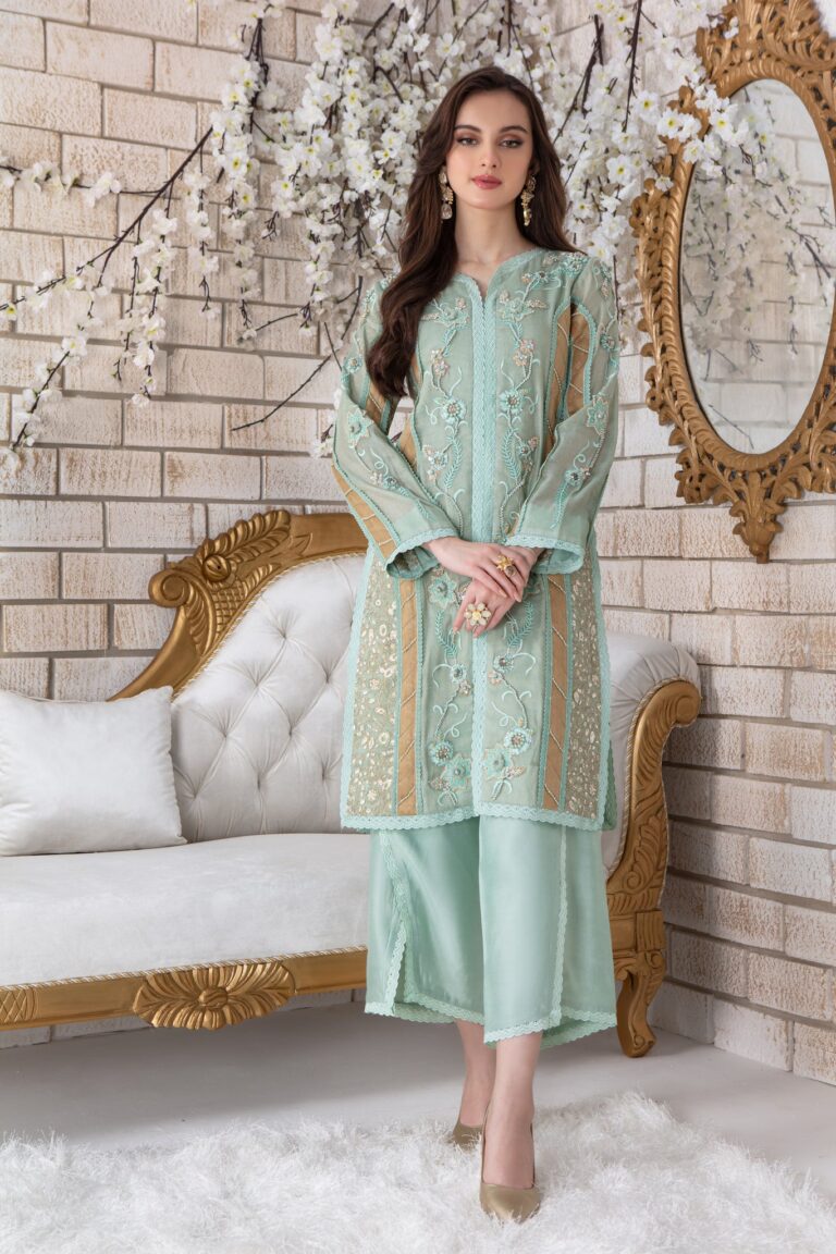 DEW KISS Dress for Eid ul-Fitr 2022