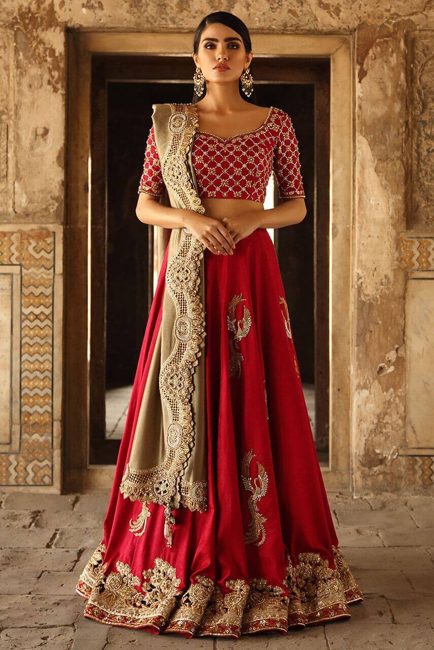 Simple Mehndi Dress for Girl